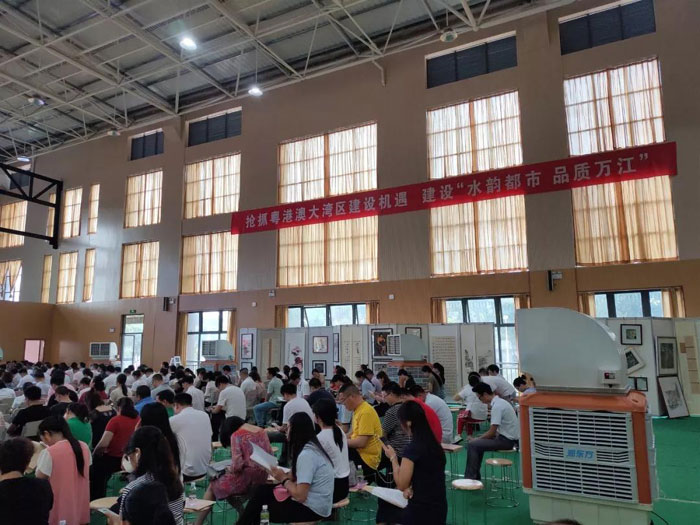 降溫通風設備蒸發(fā)式冷風王 移動式環(huán)?？照{的作用