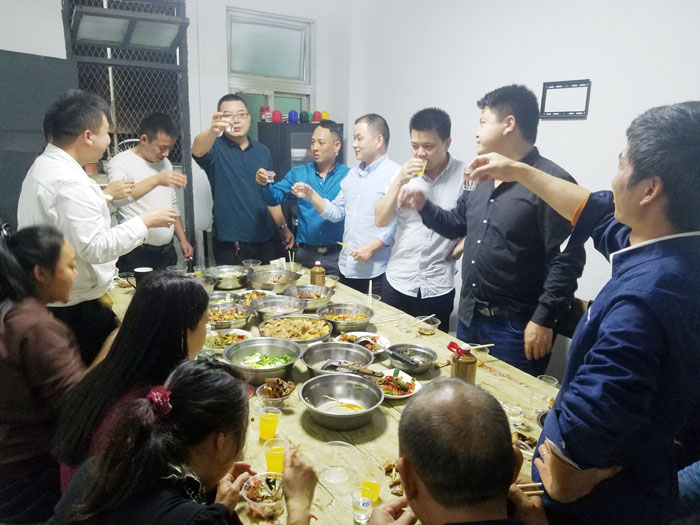 再見(jiàn)2019.您好2020 未來(lái)可期 攜手共進(jìn)