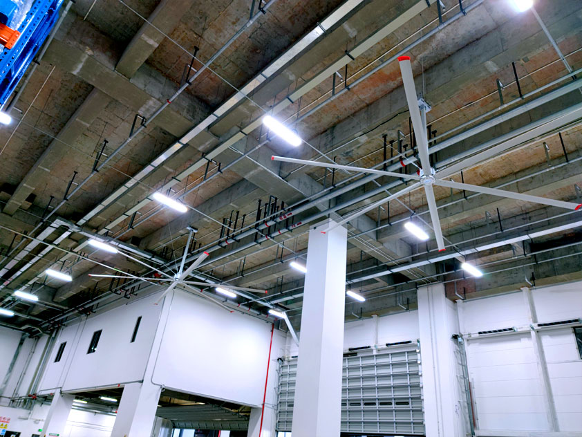 廠房車間悶熱不通風(fēng)可以使用工業(yè)大風(fēng)扇嗎？