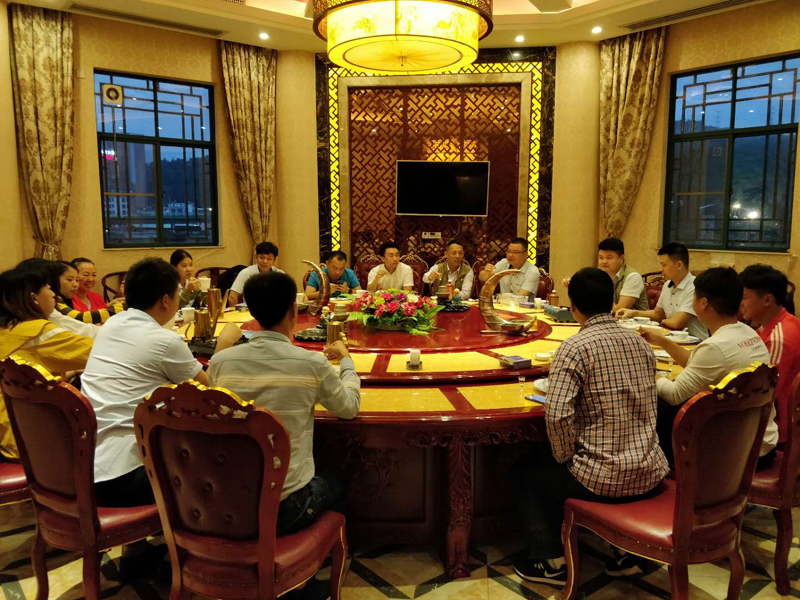 齊心協(xié)力，為公司的未來再創(chuàng)輝煌！