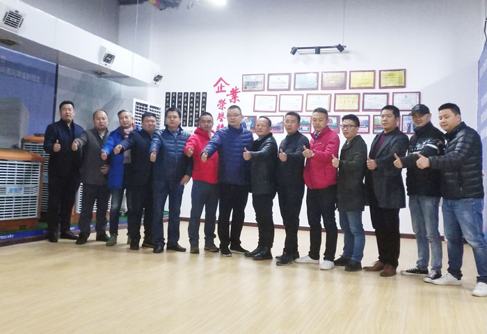 （冬日溫暖）潤(rùn)東方環(huán)?？照{(diào)總部兄弟團(tuán)走近各大經(jīng)銷(xiāo)商